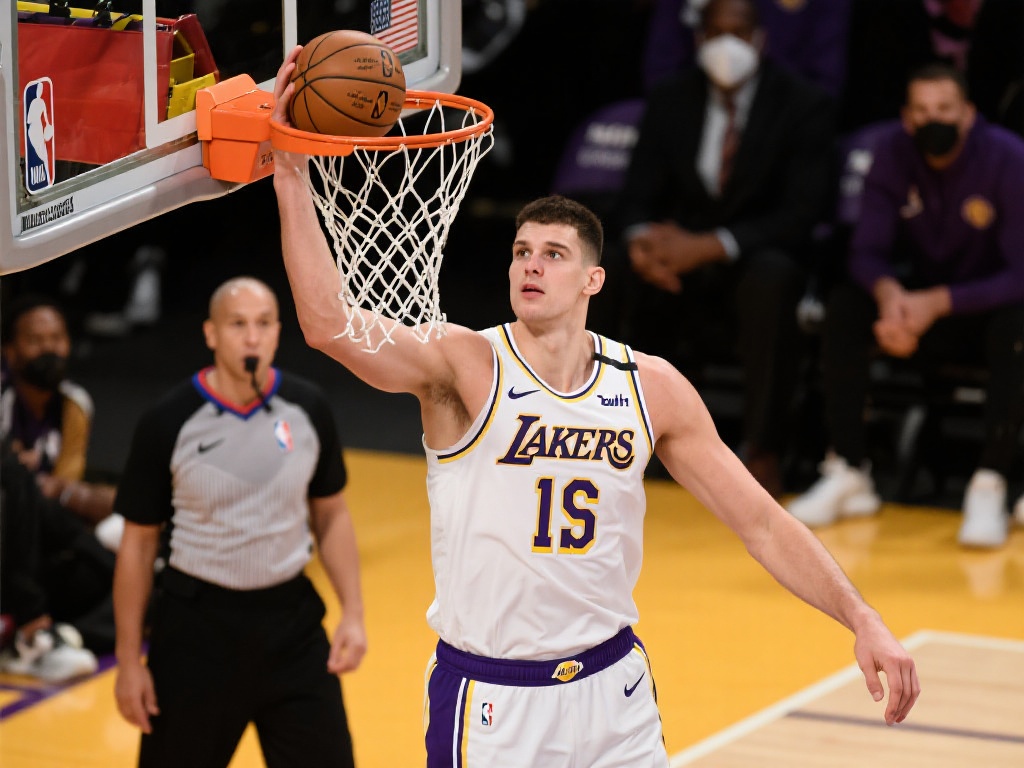 祖巴茨渴望收获荣誉:立志问鼎DPOY与入选防阵 然而,祖巴茨要想完成愿望,也需要克服不少