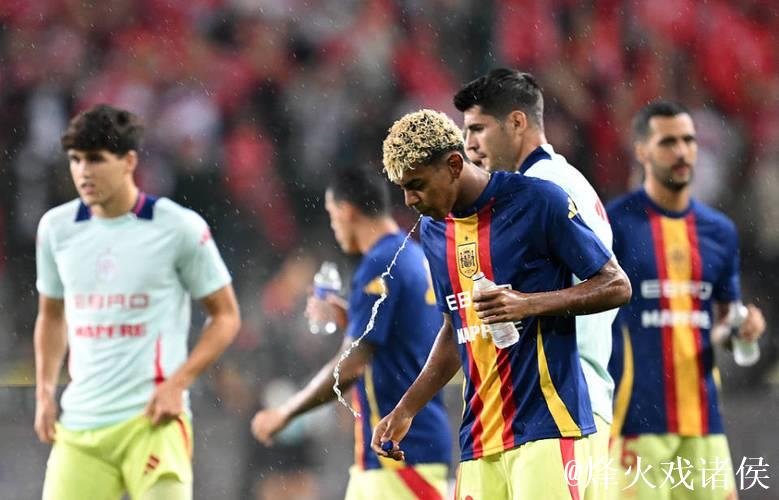 核心归来助巴萨腾飞!关键进球奠定7分领先优势 核心归来助巴萨腾飞!关键进球奠定7分领先优势